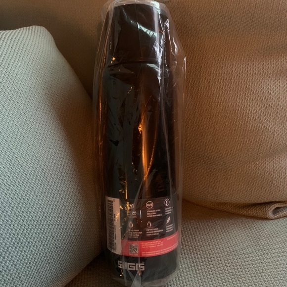 Supreme/SIGG Insulated 25oz Bottle - Picture 5 of 5